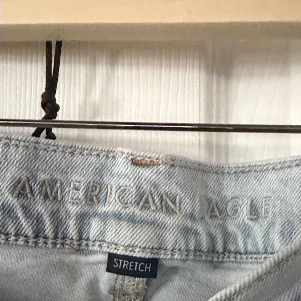 American Eagle Outfitters Light Blue Straight Leg Jeans - Picture 3 of 4